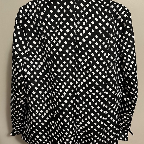 Black and White Blazer by TanJay - Picture 2 of 4